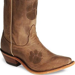ISO these Clemson women’s boots!